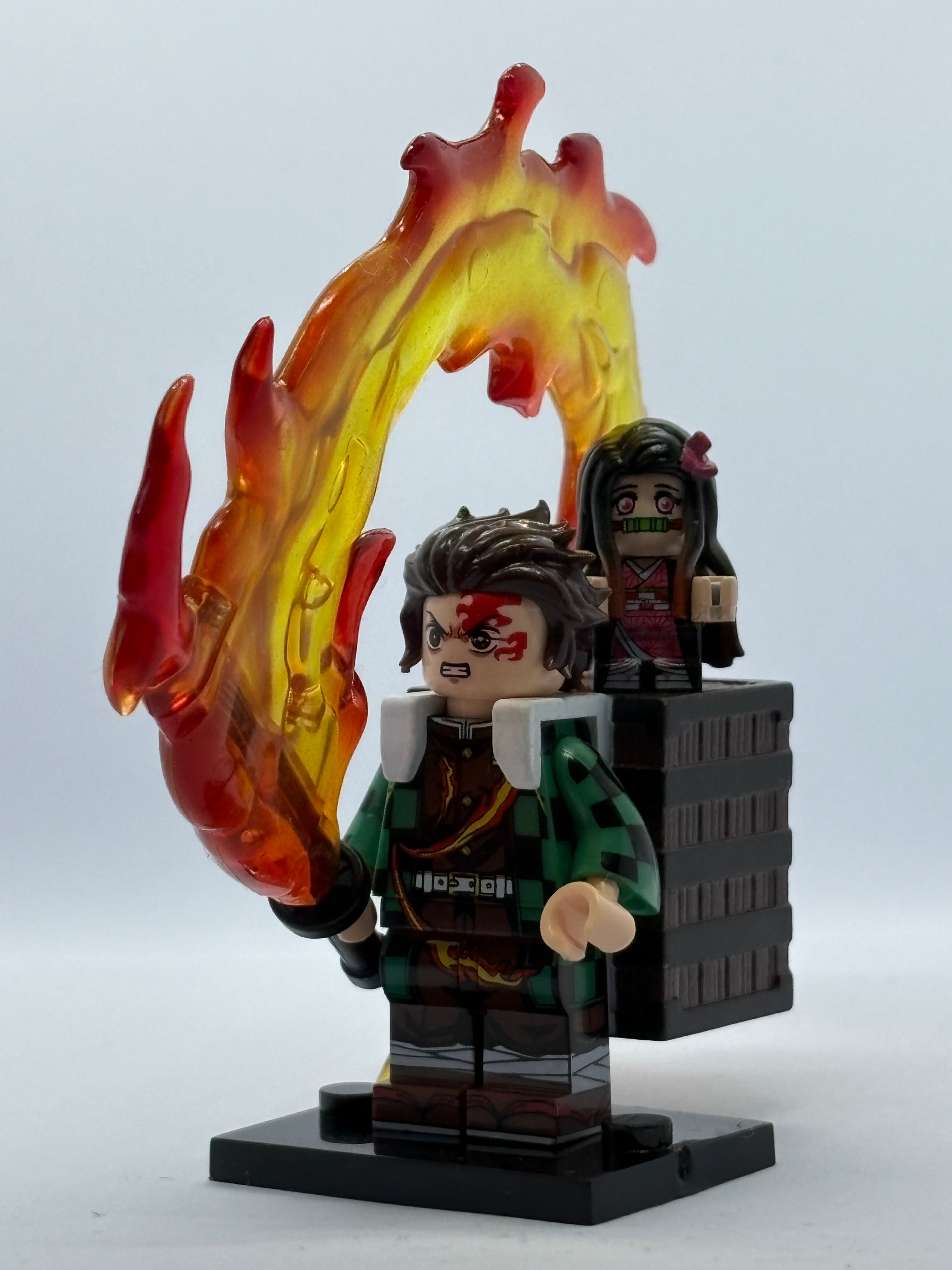 DMN Minifigures